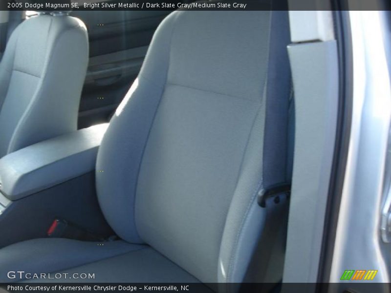 Bright Silver Metallic / Dark Slate Gray/Medium Slate Gray 2005 Dodge Magnum SE
