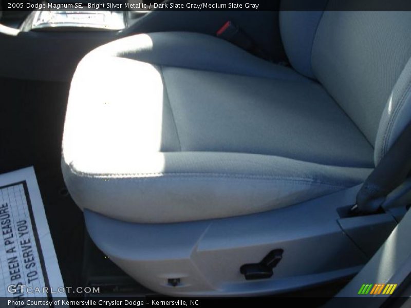 Bright Silver Metallic / Dark Slate Gray/Medium Slate Gray 2005 Dodge Magnum SE