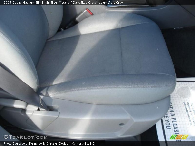 Bright Silver Metallic / Dark Slate Gray/Medium Slate Gray 2005 Dodge Magnum SE