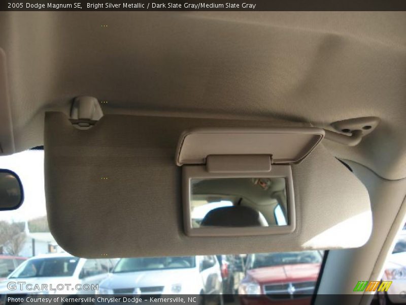 Bright Silver Metallic / Dark Slate Gray/Medium Slate Gray 2005 Dodge Magnum SE