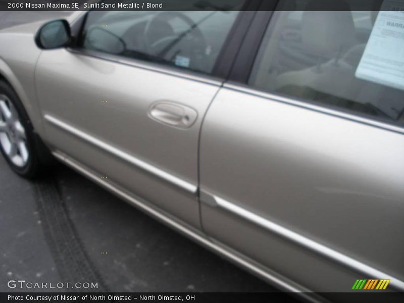 Sunlit Sand Metallic / Blond 2000 Nissan Maxima SE