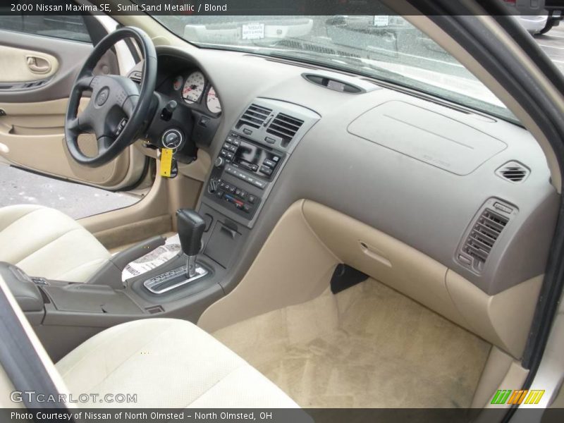 Sunlit Sand Metallic / Blond 2000 Nissan Maxima SE