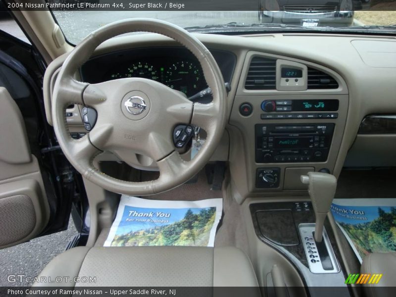 Super Black / Beige 2004 Nissan Pathfinder LE Platinum 4x4