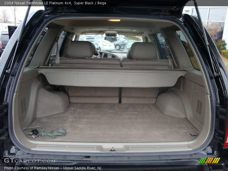 Super Black / Beige 2004 Nissan Pathfinder LE Platinum 4x4