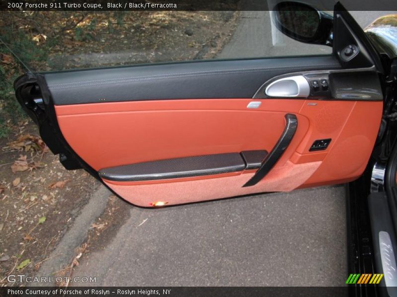 Door Panel of 2007 911 Turbo Coupe