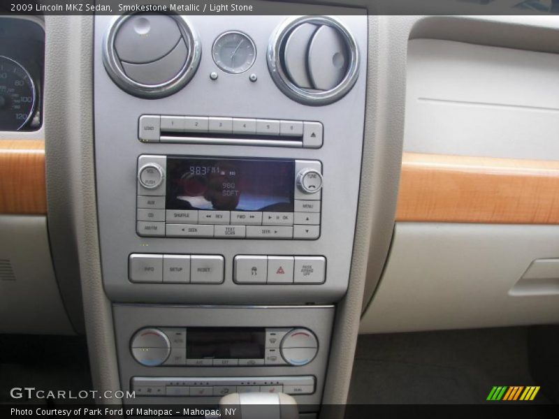 Controls of 2009 MKZ Sedan