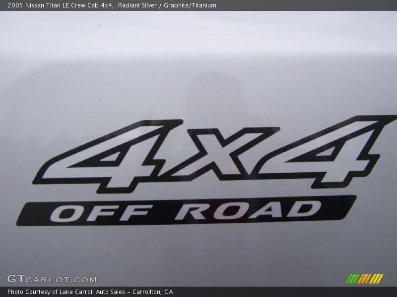  2005 Titan LE Crew Cab 4x4 Logo