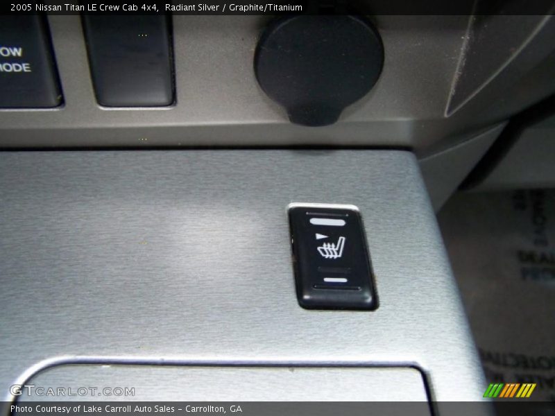 Radiant Silver / Graphite/Titanium 2005 Nissan Titan LE Crew Cab 4x4