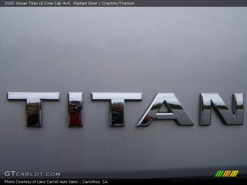 Radiant Silver / Graphite/Titanium 2005 Nissan Titan LE Crew Cab 4x4