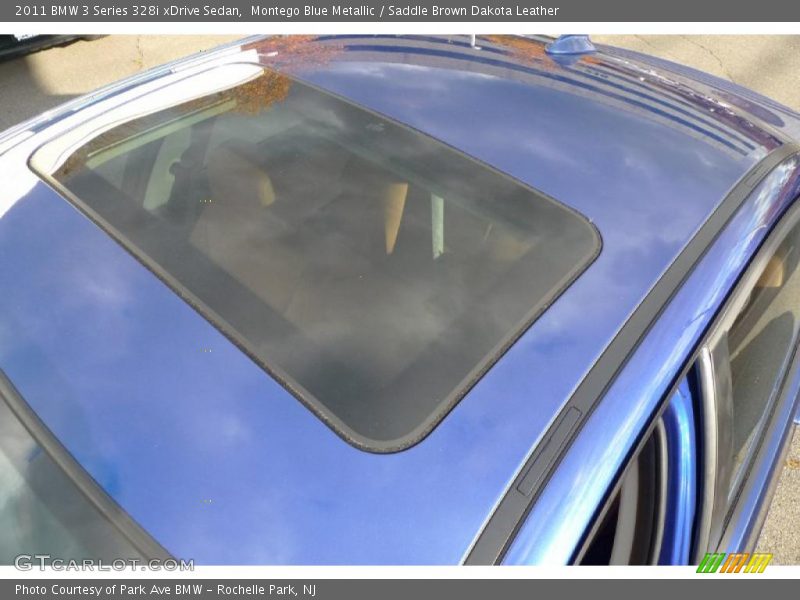 Sunroof of 2011 3 Series 328i xDrive Sedan