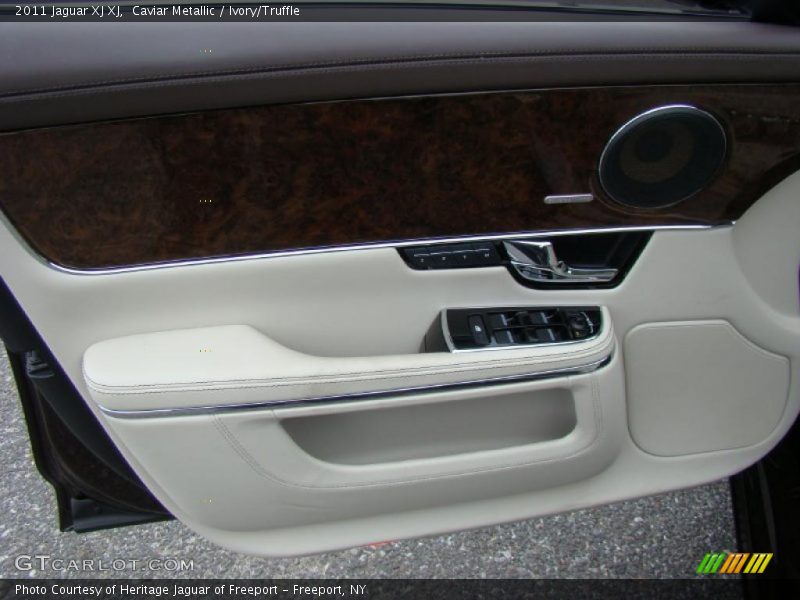 Door Panel of 2011 XJ XJ