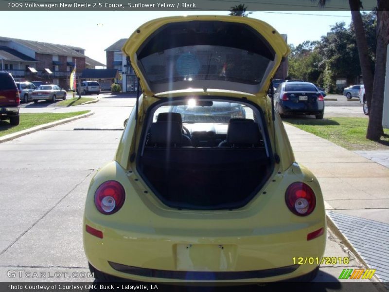 Sunflower Yellow / Black 2009 Volkswagen New Beetle 2.5 Coupe