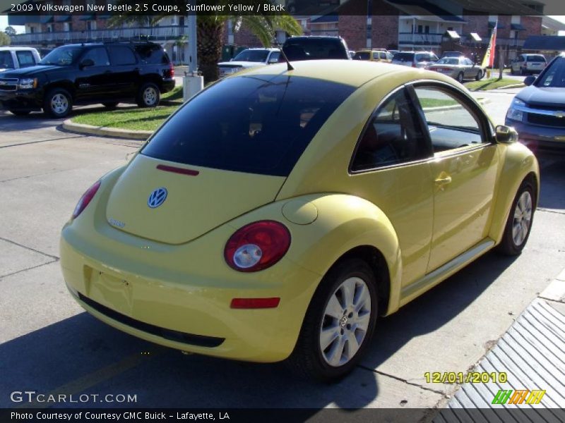 Sunflower Yellow / Black 2009 Volkswagen New Beetle 2.5 Coupe