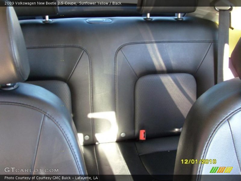 Sunflower Yellow / Black 2009 Volkswagen New Beetle 2.5 Coupe