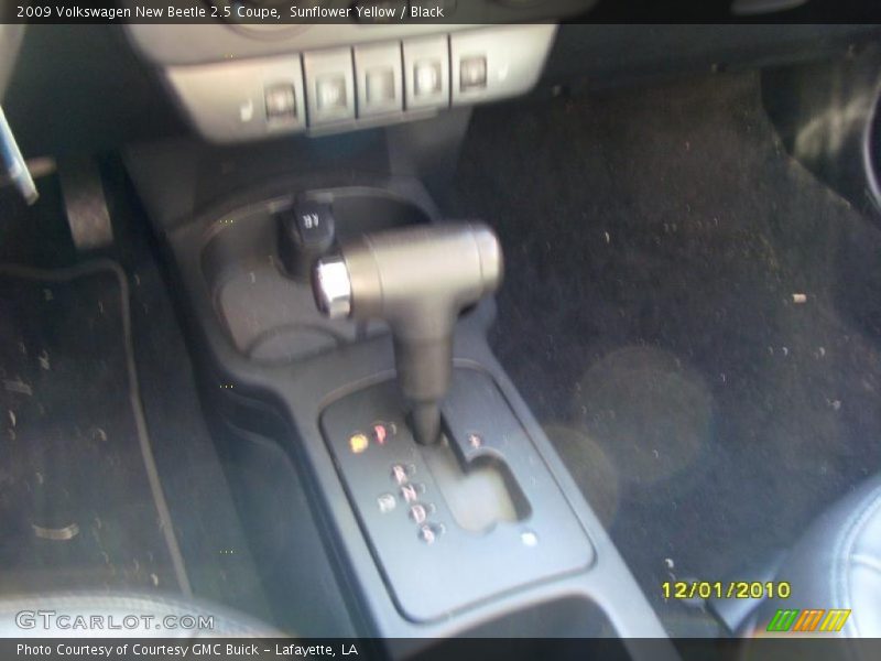 Sunflower Yellow / Black 2009 Volkswagen New Beetle 2.5 Coupe