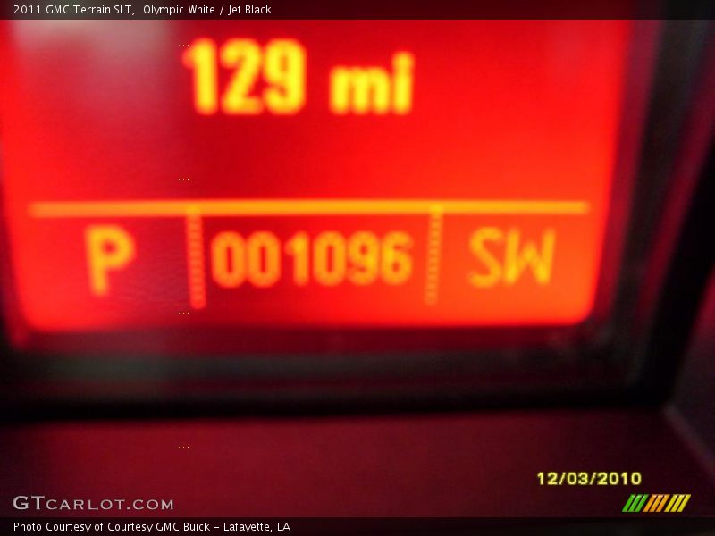 Olympic White / Jet Black 2011 GMC Terrain SLT