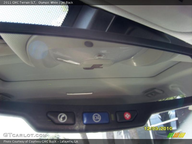 Olympic White / Jet Black 2011 GMC Terrain SLT