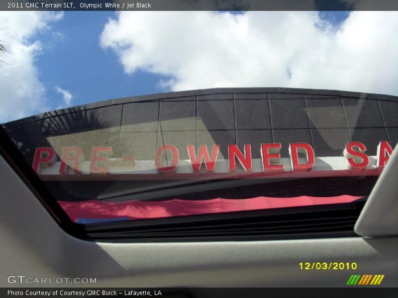 Olympic White / Jet Black 2011 GMC Terrain SLT