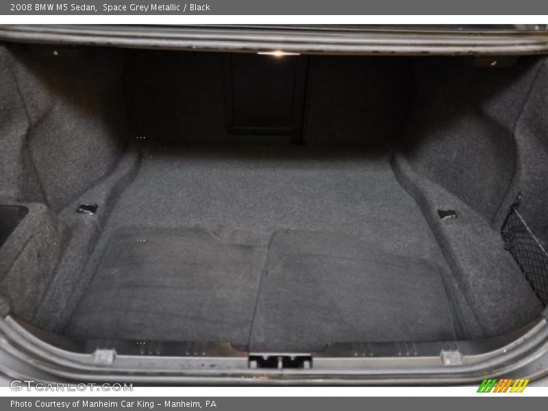  2008 M5 Sedan Trunk