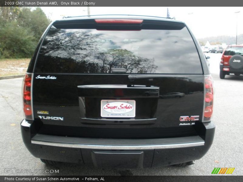 Onyx Black / Ebony 2009 GMC Yukon Denali AWD