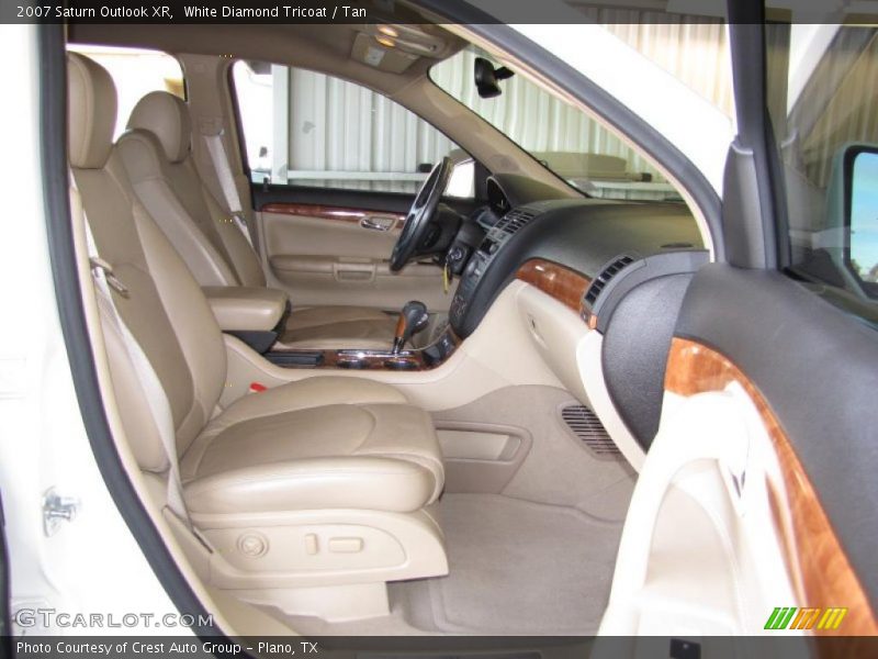 White Diamond Tricoat / Tan 2007 Saturn Outlook XR