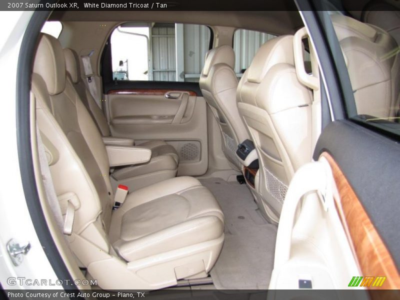 White Diamond Tricoat / Tan 2007 Saturn Outlook XR
