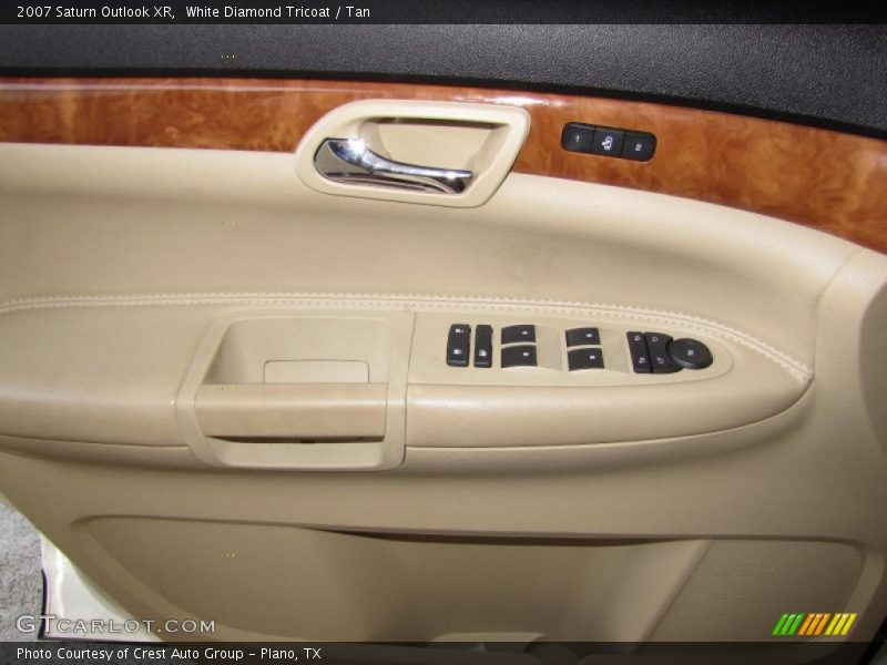 White Diamond Tricoat / Tan 2007 Saturn Outlook XR