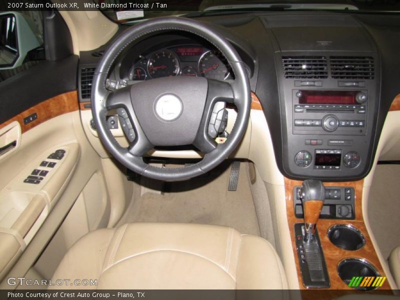 White Diamond Tricoat / Tan 2007 Saturn Outlook XR