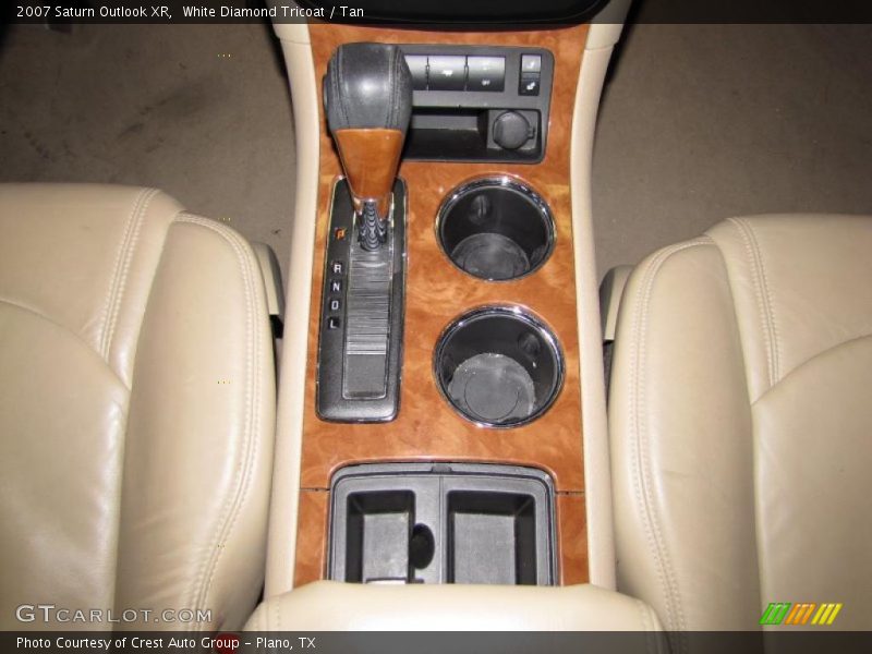 White Diamond Tricoat / Tan 2007 Saturn Outlook XR