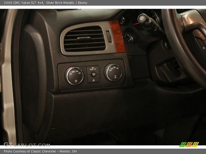 Silver Birch Metallic / Ebony 2009 GMC Yukon SLT 4x4