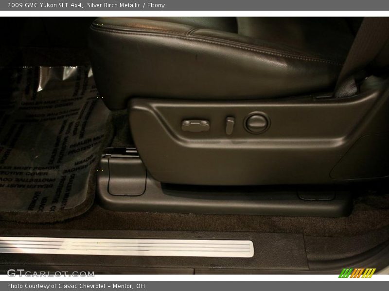 Silver Birch Metallic / Ebony 2009 GMC Yukon SLT 4x4