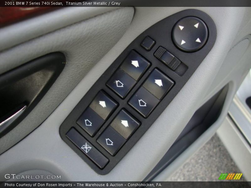 Controls of 2001 7 Series 740i Sedan