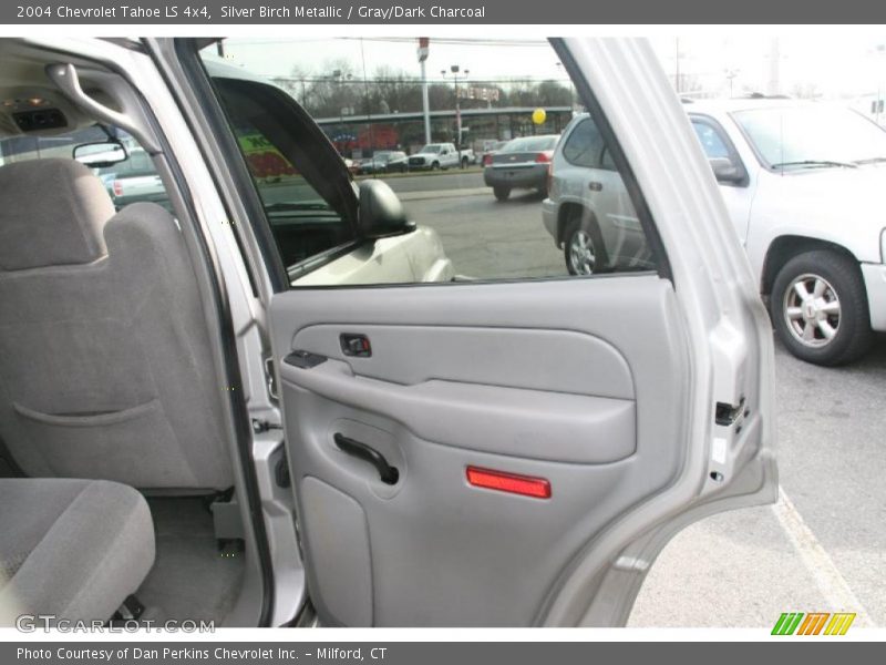 Door Panel of 2004 Tahoe LS 4x4