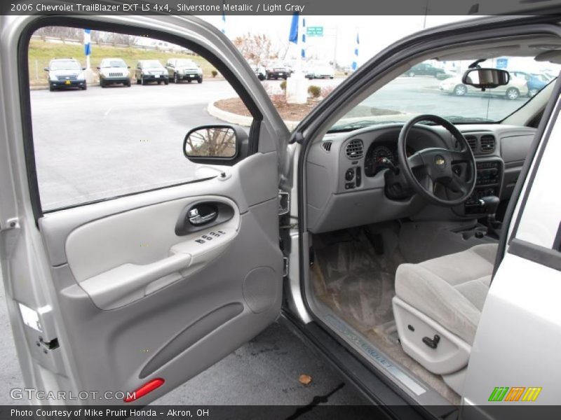 Silverstone Metallic / Light Gray 2006 Chevrolet TrailBlazer EXT LS 4x4
