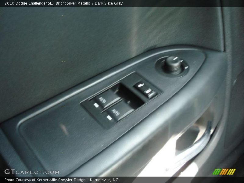 Bright Silver Metallic / Dark Slate Gray 2010 Dodge Challenger SE