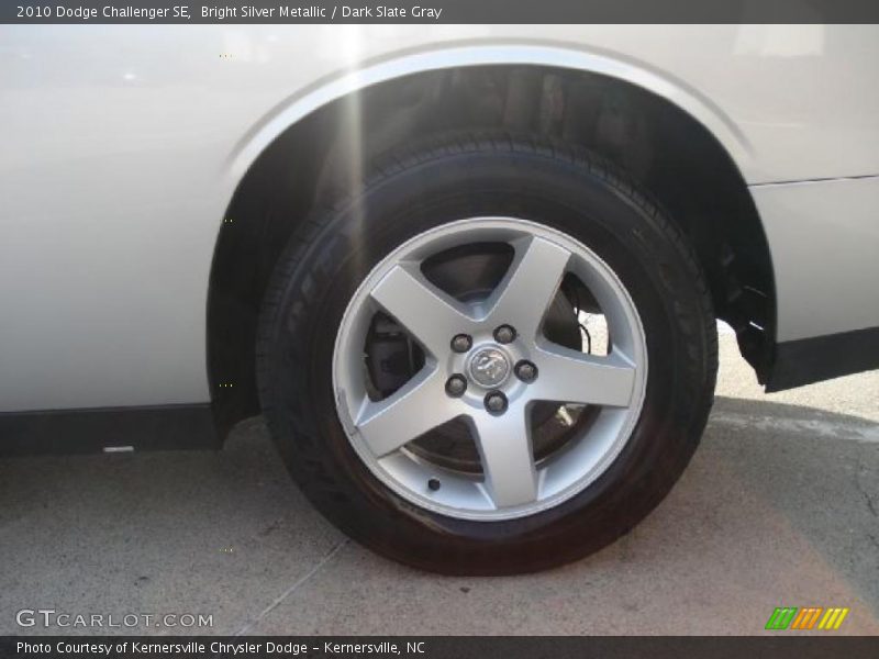 Bright Silver Metallic / Dark Slate Gray 2010 Dodge Challenger SE