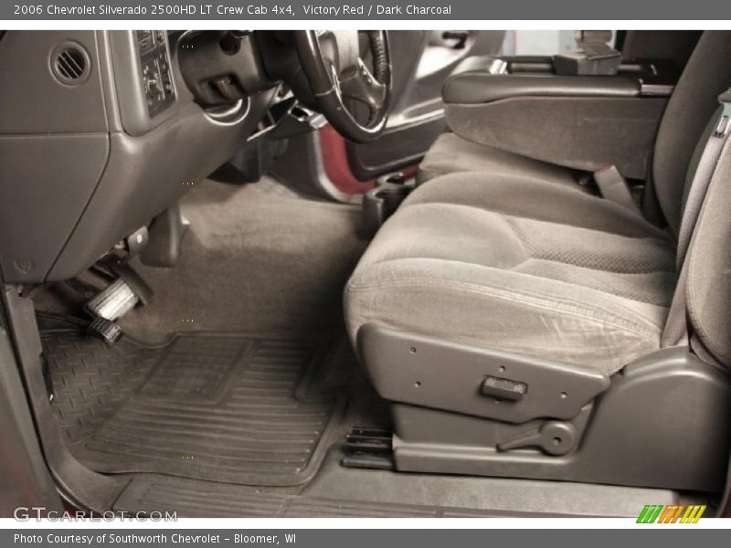 Victory Red / Dark Charcoal 2006 Chevrolet Silverado 2500HD LT Crew Cab 4x4