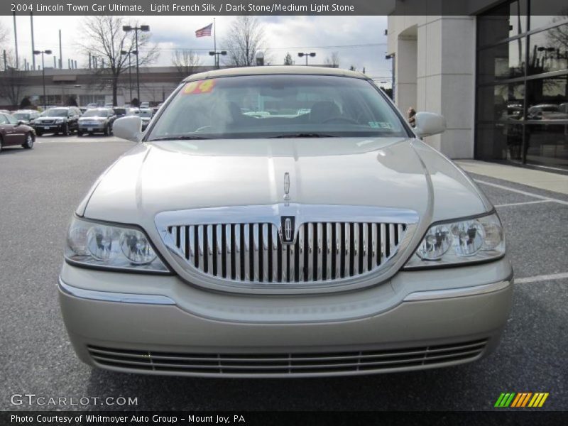 Light French Silk / Dark Stone/Medium Light Stone 2004 Lincoln Town Car Ultimate