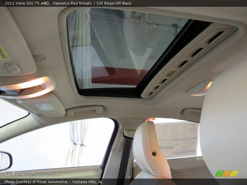 Sunroof of 2011 S60 T6 AWD