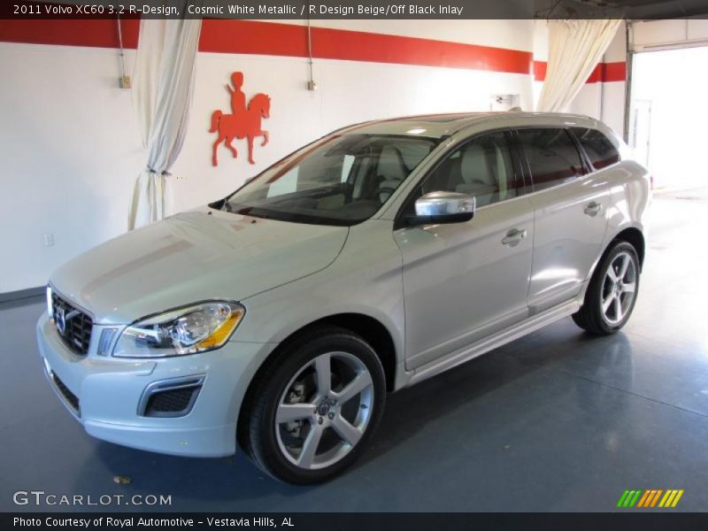 Cosmic White Metallic / R Design Beige/Off Black Inlay 2011 Volvo XC60 3.2 R-Design