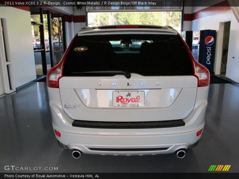 Cosmic White Metallic / R Design Beige/Off Black Inlay 2011 Volvo XC60 3.2 R-Design