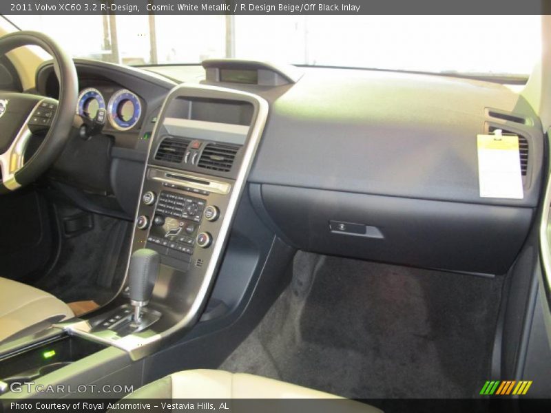 Dashboard of 2011 XC60 3.2 R-Design