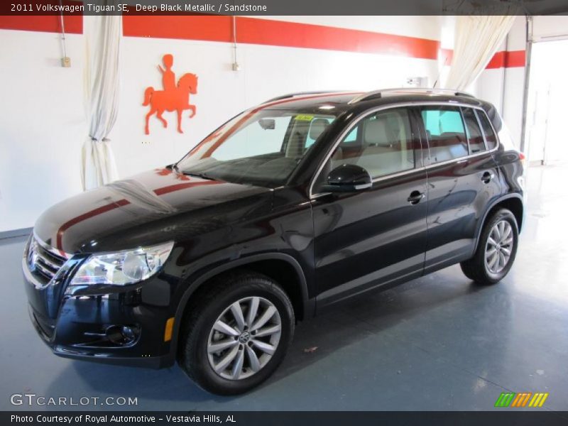  2011 Tiguan SE Deep Black Metallic