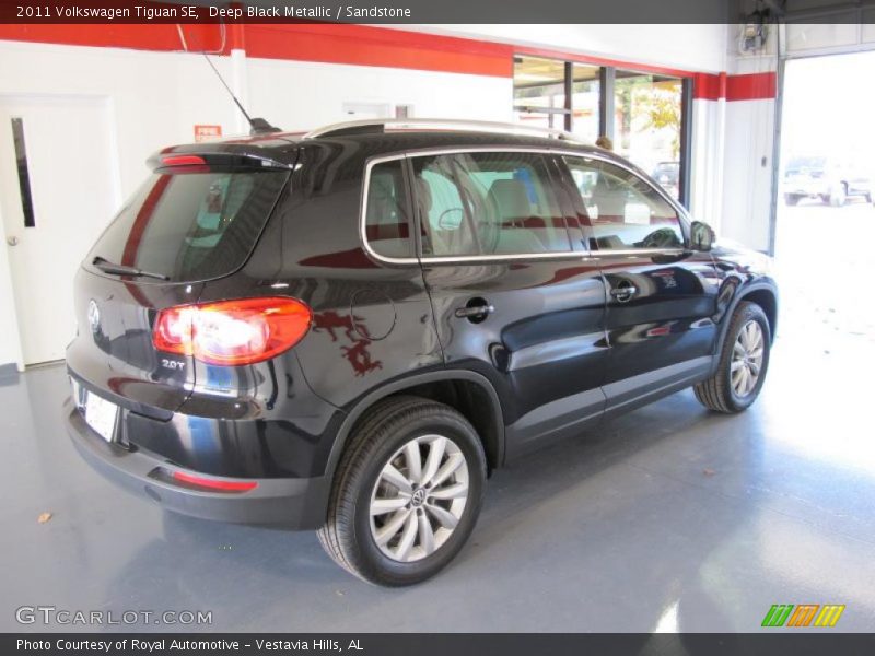  2011 Tiguan SE Deep Black Metallic
