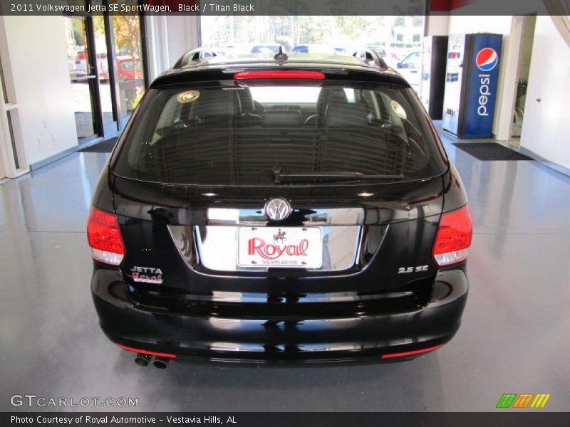 Black / Titan Black 2011 Volkswagen Jetta SE SportWagen
