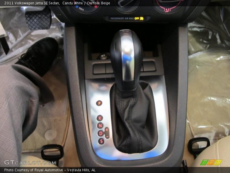 Candy White / Cornsilk Beige 2011 Volkswagen Jetta SE Sedan