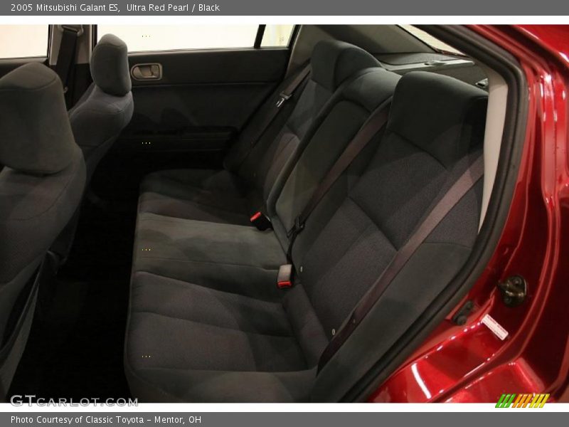 Ultra Red Pearl / Black 2005 Mitsubishi Galant ES