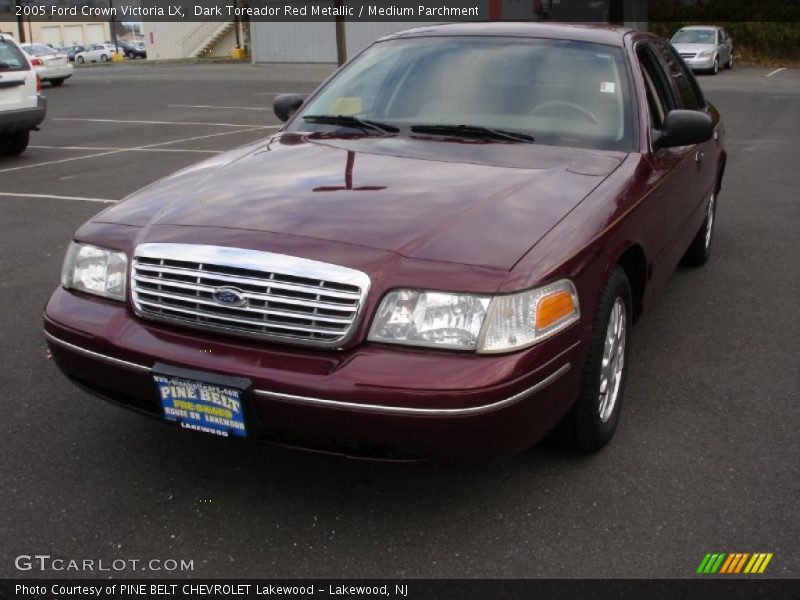 Dark Toreador Red Metallic / Medium Parchment 2005 Ford Crown Victoria LX