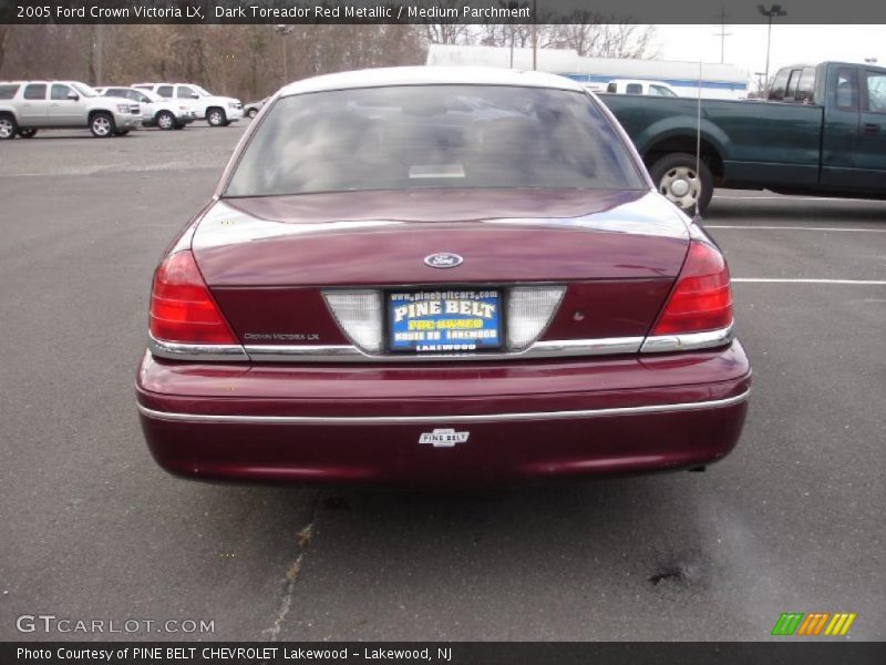 Dark Toreador Red Metallic / Medium Parchment 2005 Ford Crown Victoria LX