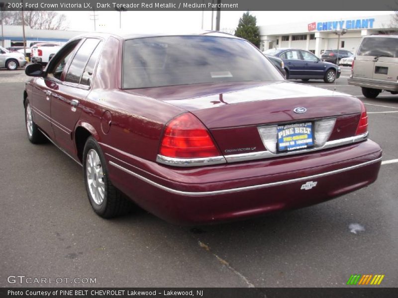 Dark Toreador Red Metallic / Medium Parchment 2005 Ford Crown Victoria LX